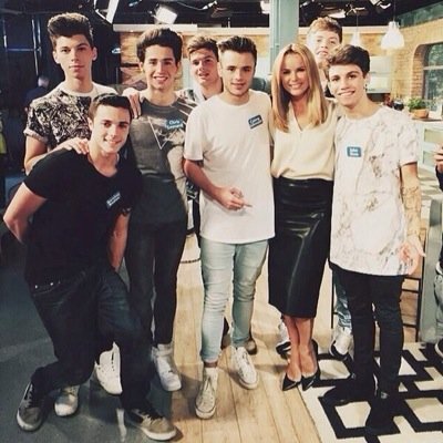 ❤️But unfortunately we're not one direction,we're STEREO KICKS ❤️i follow back x