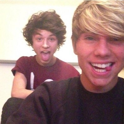 •AlphaDogFamily •BamFollowed&Replied •@Overl0adGxn is my bae x