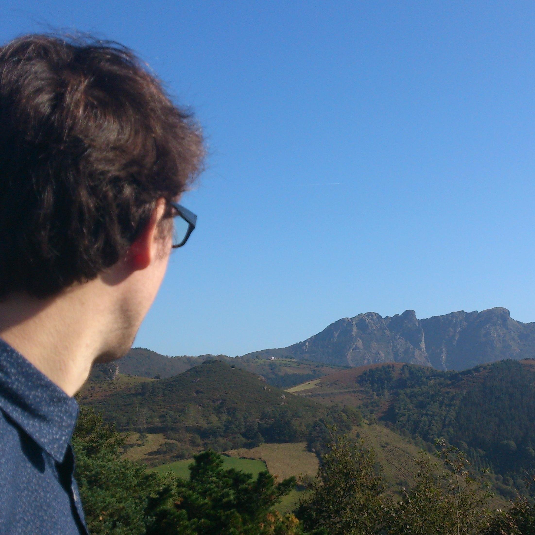 Jarozena's profile picture. Comunicando... Me gusta el deporte, la actualidad, la música, viajar y perder el tiempo en Youtube y Twitter.