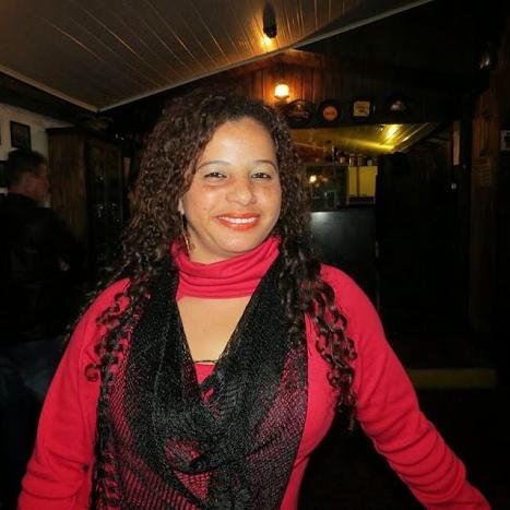 IlianiOliveira's profile picture. 