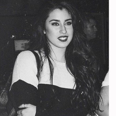 jaureguisvan's profile picture. why are bios so hard to think of? lauren+band acc/6✨