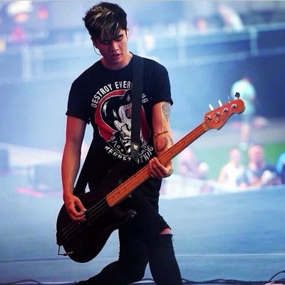 lucasismybf's profile picture. too glam to give a damn