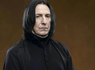 Snapowll's profile picture. Profesor de pociones en el Colegio Hogwarts de Magia y Hechicería. No permitiré estúpidos movimientos de varita ni bobos encantamientos. #Potterowll