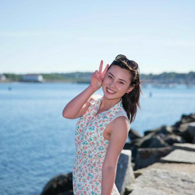 maggieli42's profile picture. 