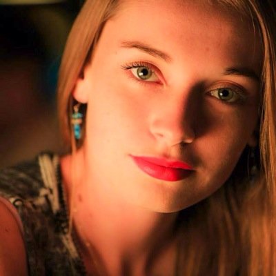 AlixBrgt's profile picture. Alix, 17Yo, stoneuse pro, amoureuse. Je bois ma Polia' assise sur ta carcasse. Mockingbird - Eminem ♡ #TeamEquitation @Dieynaboy ♡ 22/12/13 Mahir. RIP.