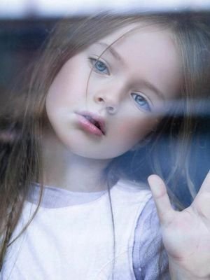 Hija de Edd y Emily. Melliza de Draco Edward. 12 años. Gryffindor de corazon.