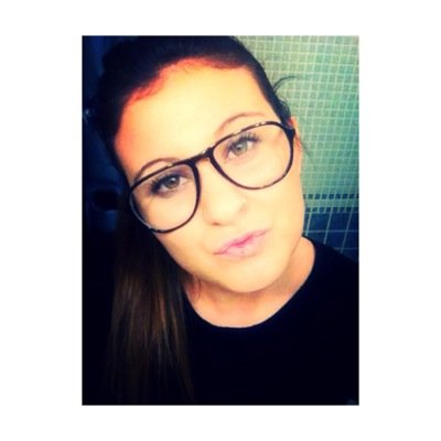 EstherMoreno95's profile picture. El truco no esta en prometer, sino en saber sorprender. // Estudiante de Filología Inglesa en la UA. •••