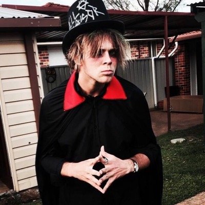 i gave you a free follow because youre cute (@highonshidgit)