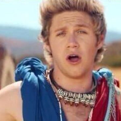 Fala mal da one direction e ganha gratuitamente uma voadora na cara