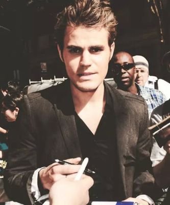 I love TW, TVD, TO and Arrow. Paul Wesley and Holland Roden are my idols. #Stelena for life because that kind of love never dies.