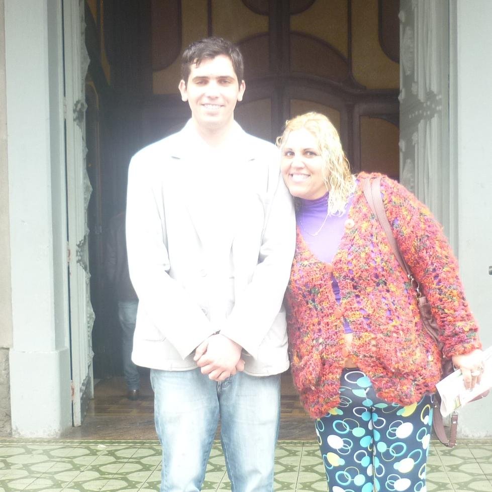 católico apostólico romano e  busco ser cristão e salvo por jesus cristo nosso senhor desde de que me conheço por gente.Batizado com o espirito santo religioso.