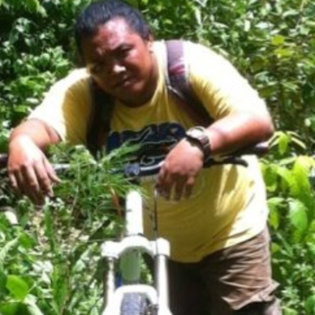 an audio engineer 
(scream sound reinforcement) 

mountain bike lover
@pamityang2an QWERTY Radio
The KOP Yogyakarta
@warungWAH