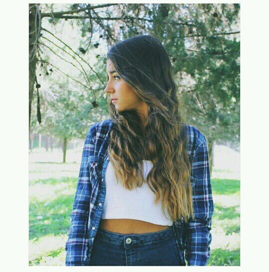 ••¿Hay alguien?•• modelo, amante de la fotografía, me encanta sacar sonrisas a personas desconocidas, uso twitter como galería de fotos.