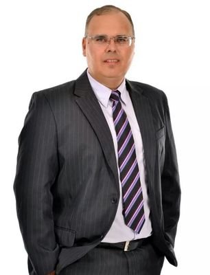 Engenheiro Civil
Funcionário Público da CHESF
Vereador da Câmara Municipal de Currais Novos