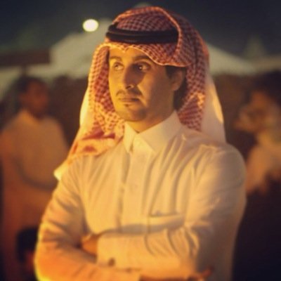 المَسَافات التِي نبقيهَا بَينَنا وَ بين بَعض البشَر لا تعني الغُرور أبداً بقَدر مَا تعني { الرَغبة فِي استمرار الإحترام } !
