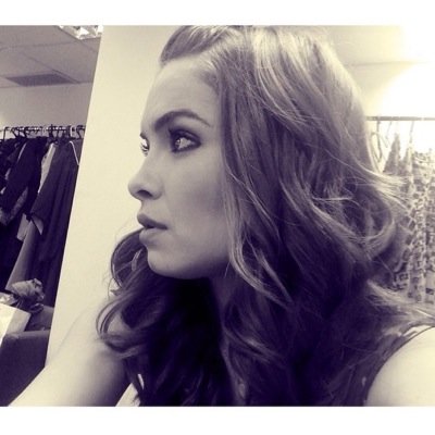 Sou fã do seu jeito, sou fã da sua roupa, sou fã desse sorriso estampado na sua boca... @lua_blanco