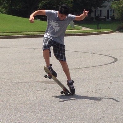 madchainsawer's profile picture. 