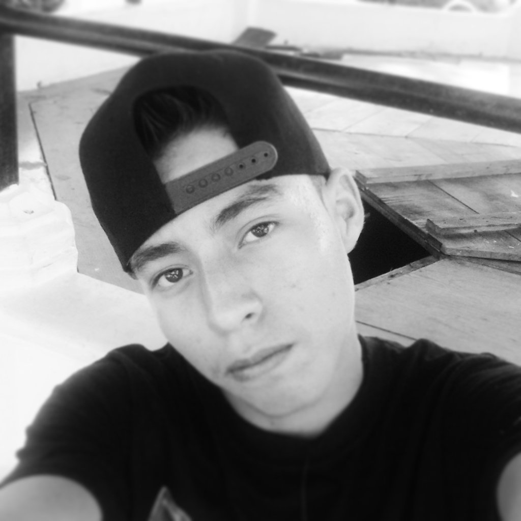tu eres la alegria de todos mis diaas!!  TE AMO AYLEEN