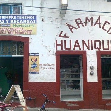 Su cabecera municipal es Huaniqueo de Morales y  significa lugar donde se tuesta el maíz .Otros interpretan su nombre como lugar de los que dan una seńal