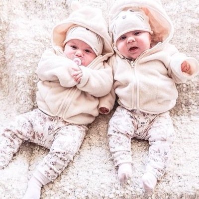 Adorable little girls|| newborns || Daddy: @LittleDiNozzo || Baby A is loud and active || Baby B is quiet and likes to sleep|| learning something new each day||