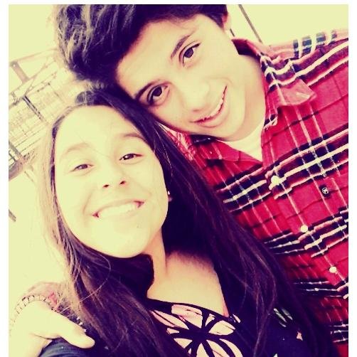 Soy hermoso y mi novia dice que me ama muchisimo :3