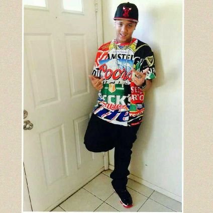 i am a cool as dude wit money on my minf new to twiter but tweet a real nigga