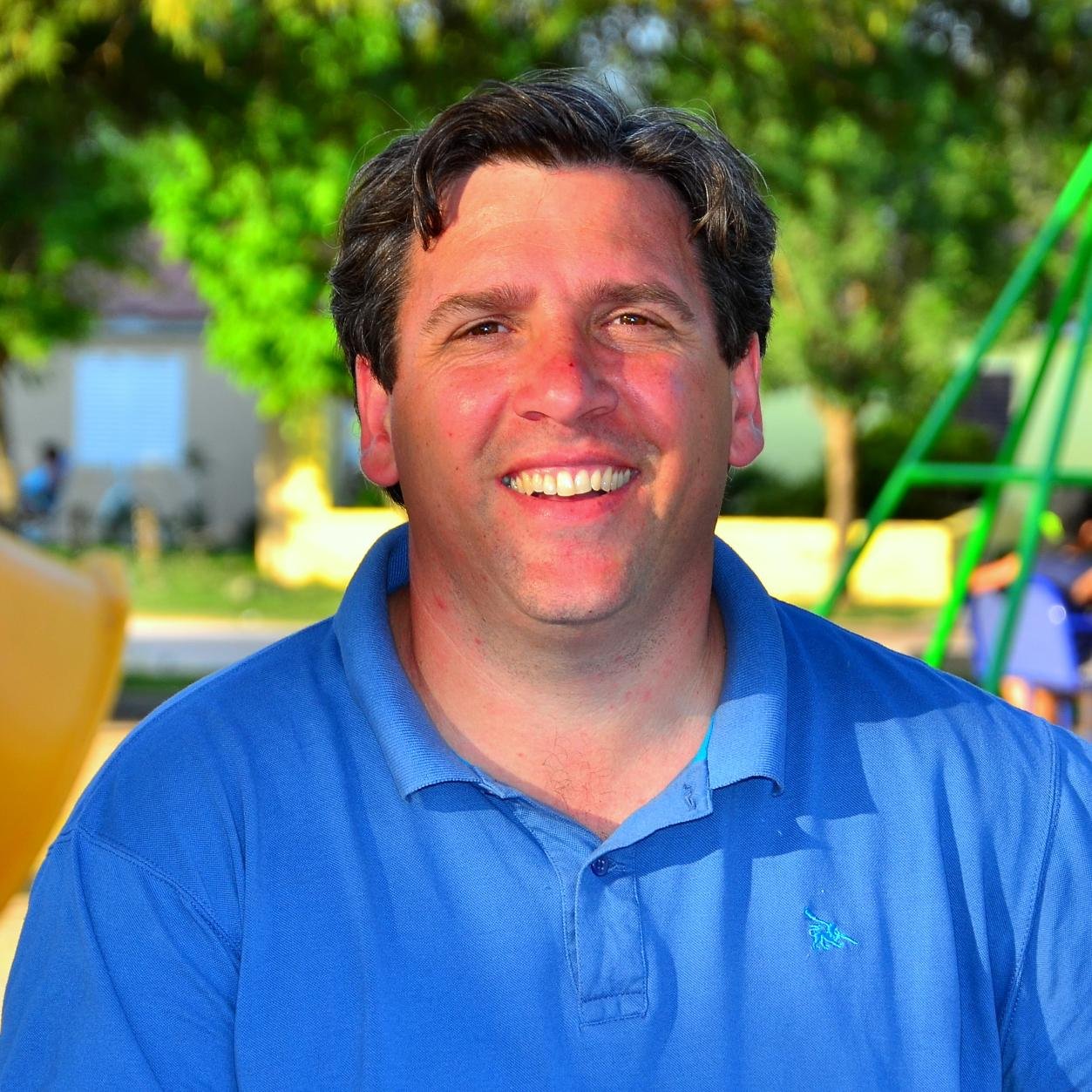 RodrigoGarciaOk's profile picture. Odontologo de profesión, músico por hobby, político por vocación, creo que con Trabajo, Honestidad y Transparencia #OtraFormaEsPosible #Sumate