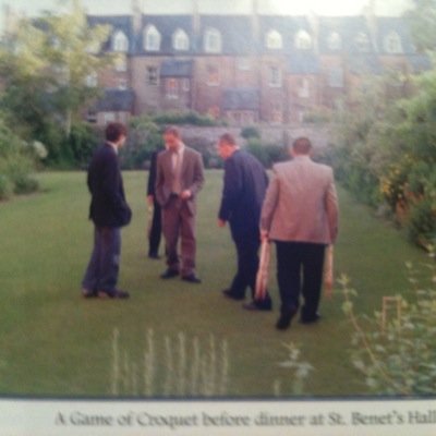 Administrator, educator & amateur philosopher. Love my family & tweed suits. Awesome since '85. Dieu est mon droit. All views are my own; RT ≠ endorsement.