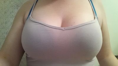 Every picture I put up is of me unless I say otherwise. ;) I'm from canada, dm me boys ;)