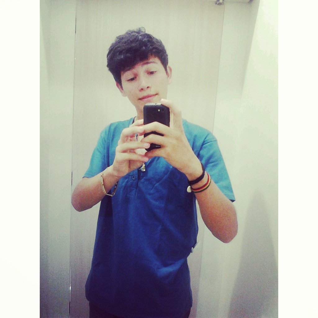 Eu voltei
Se tava com saudade
Eu tô aqui, amor
Meu peito te procurava pelo retrovisor  ♡Eloiana♡