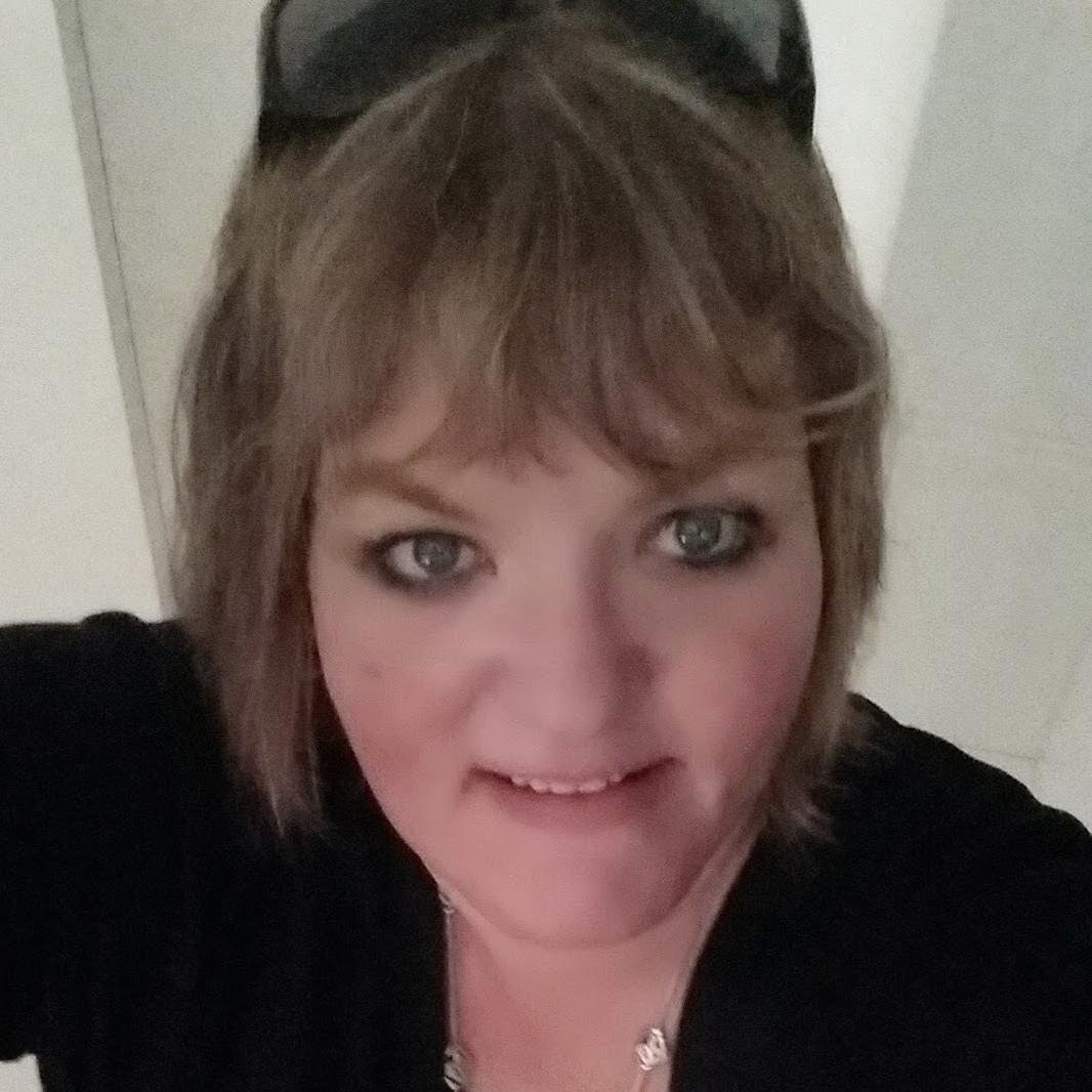 Digital exec @axs, writer, photog, emerging runner, live entertainment junky, marketing manager @randomactsorg.   Snarky. Ocean deprived, mountain rich.