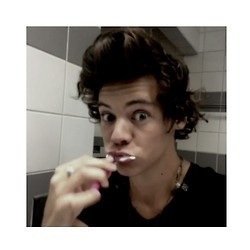 follow @larrysziall x
