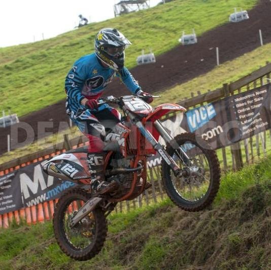 johnny 22, adventurous, romantic, fun lovin guy. motocross, music, photography, rugby, racing & more!