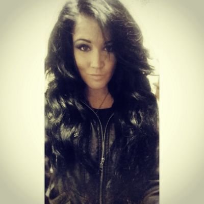 megolester's profile picture. Just live.