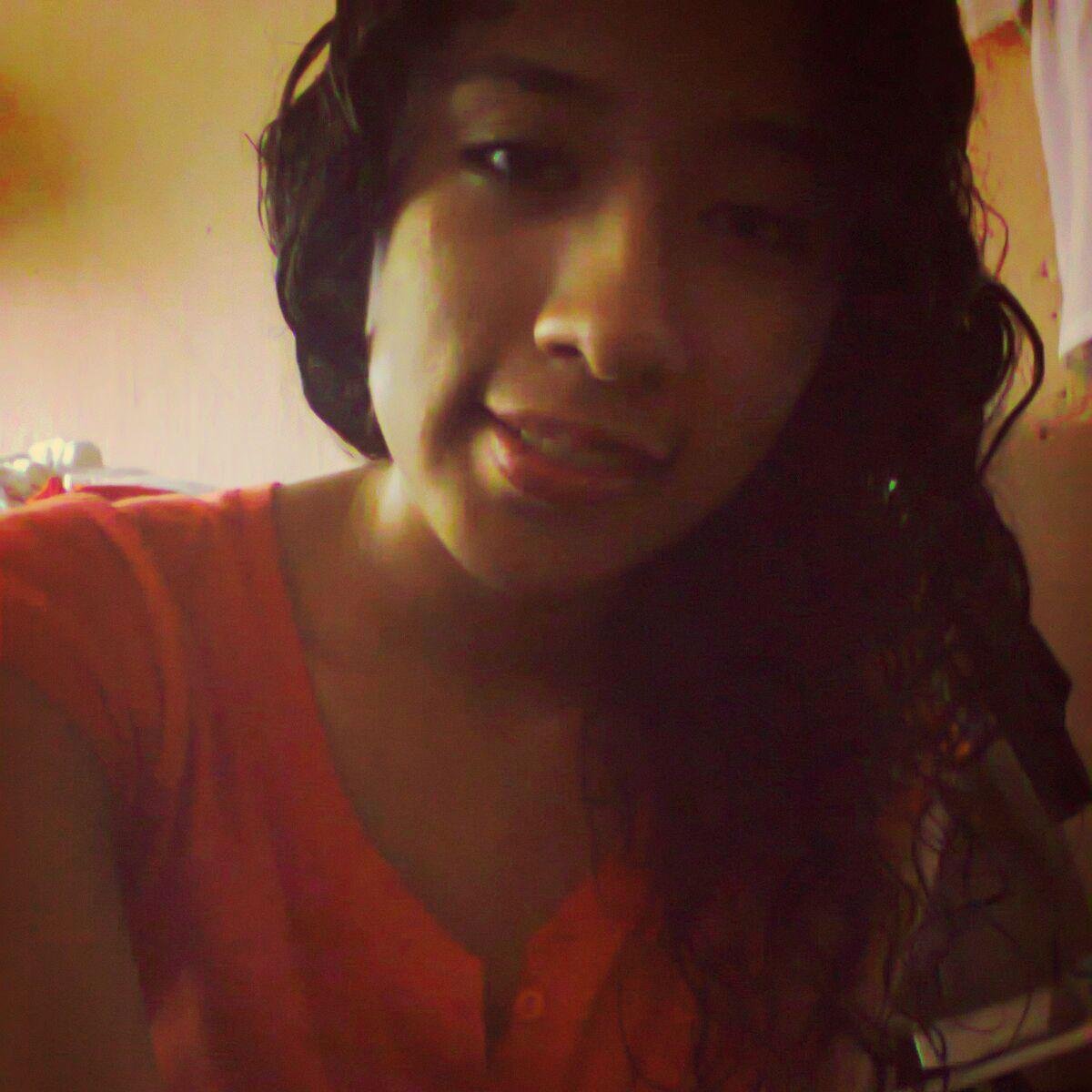 Quiero Un DINOSAURIO♥ Qe haga Grrr :$ 
& Amo Ami Novio♥
Soy Divertida, Callada pero  soy una LOCA :$
& Trato a como me tratan :D
Osea Soy Unica♥