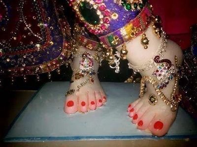 A Software Engineer by profession, Love to read on Hinduism, Thank u Almighty for ur grace -Hare krishna