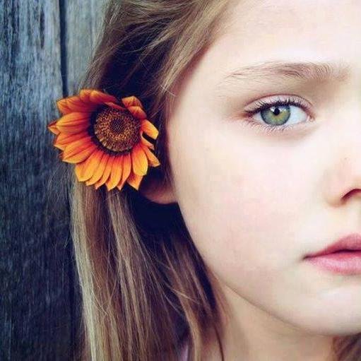 ا نـــا ا نـــثــى عـلـى هــيـئـه ز لـز ا لـ كــل ا لــنــسـا ء بـــعــد ى مـــجـــر د هـــز ا ت أ ر تـــــد ا د يـــــه .....!