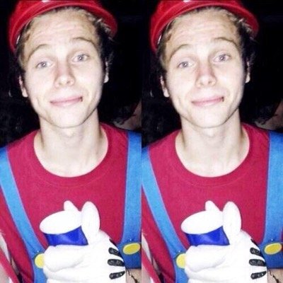 VOTE FOR 5SOS ❤️