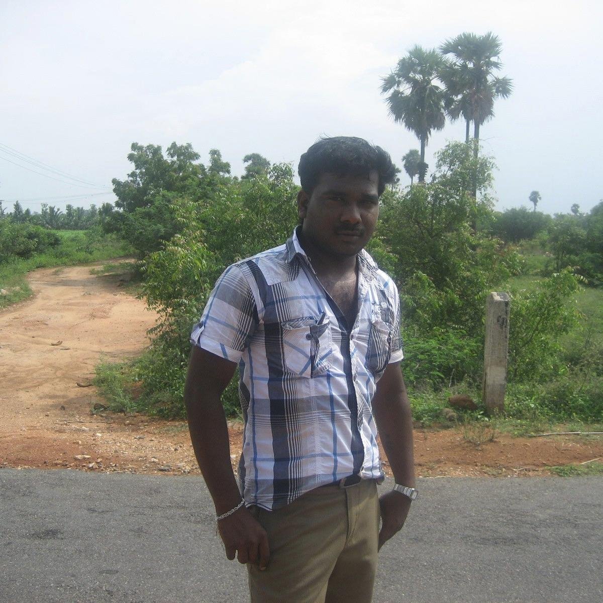 Itzma_suresh's profile picture. 