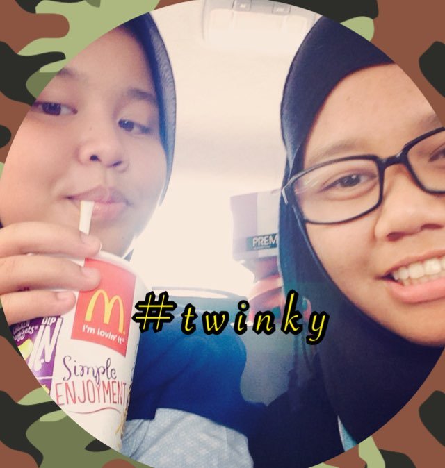 My nme syazana /ana :) follow me... Status single