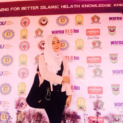 I'm a medical student in baiturrahmah university. I wanna be a succesful doctor and always humble. Money not my priority but look my patien laugh it's my money