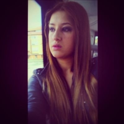 La vida es como una obra de teatro... así que sueña, vive y ríe antes de que el telón baje y la obra termine sin aplausos.