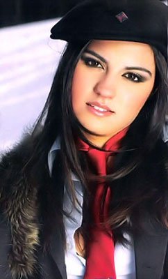 Twitter al 100% apoyo al actriz cantante Mexicana Maite Perroni su cuenta ofical @MaiteOficial