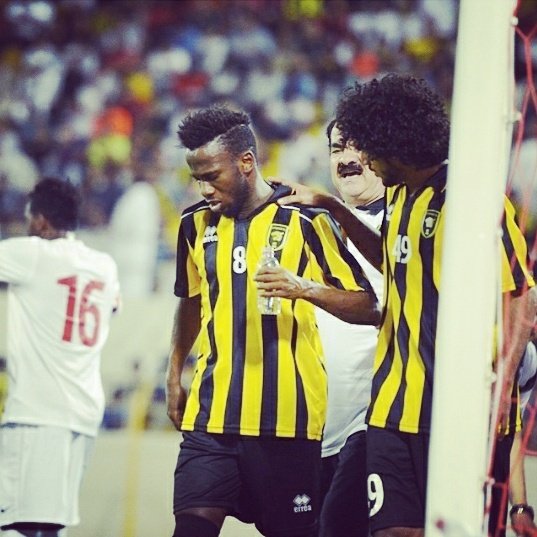 عاشق للمدفعجيه ارسنال ♡ ‏‏‏‏‏مشجع مثيم في عميدهه♡ الاتحاد ولد ليبقى قمر لا تراه الا عندما ترفع راسك الى السماء لتقول هذا هو الاتحاد *ITTI *♡♥