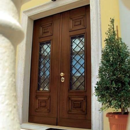 Hebei YiMaChuan Import And Export Co., Ltd.(YiMaChuan for short), founded in 1999, specializes in the production of luxurious doors, with a registered capital