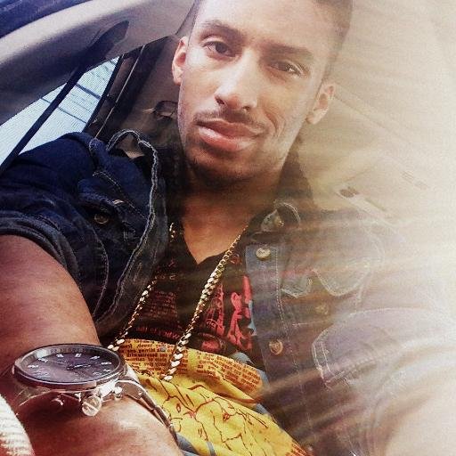 The Official Fan/Support Page for Upcoming Artist Rudebwoy Roscoe http://t.co/Tej9K5idZd  http://t.co/uHnADahGpF.