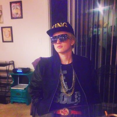 Just a young rapper outta LV follow dis shit cause u know I put it down for LV and I will be famous mark my words