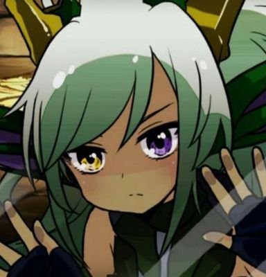 ん？私？ぁあ、私はソニア。こう見えてドラゴンなのよ私♪まあなんでもいいわ。仲良くしてね？