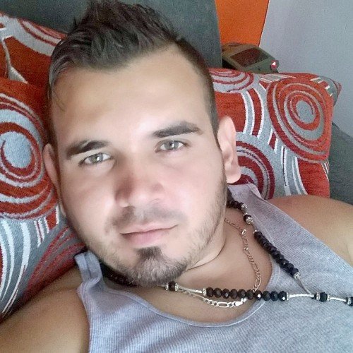 Oscar Cisneros Soy Rayado de Corazon me encanta mi vida, mi trabajo, mis amistades y lo que estoy viviendo en estos momentos...