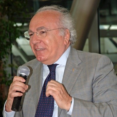 Laurea in economia. Esperienza in Case auto. 
Fino al 1999 AD di Lucas Italia. Free lance testate varie. Direttore editoriale di ADR Automotive Dealer Report.